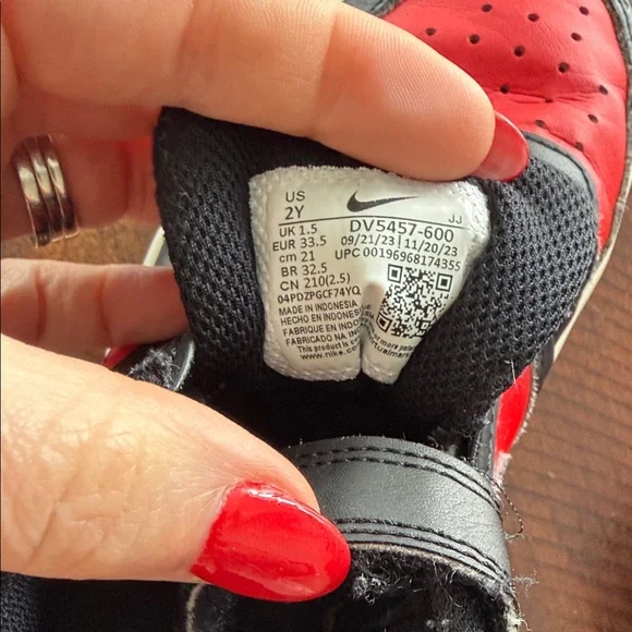 Nike Kids Black and Red Sneakers - Picture 11 of 11